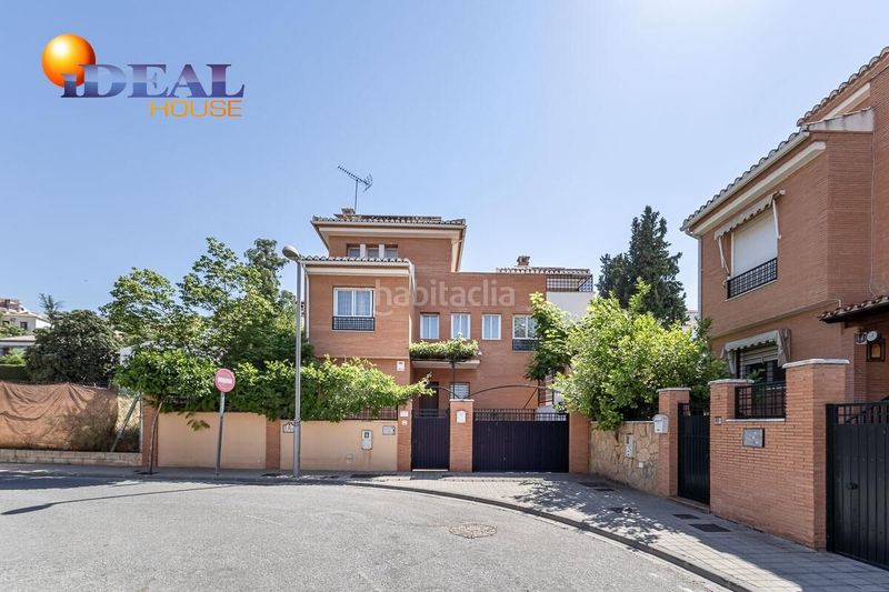Foto c2a5a729-3961-4089-a6e0-9887cd414737. House with parking pool in Huétor Vega