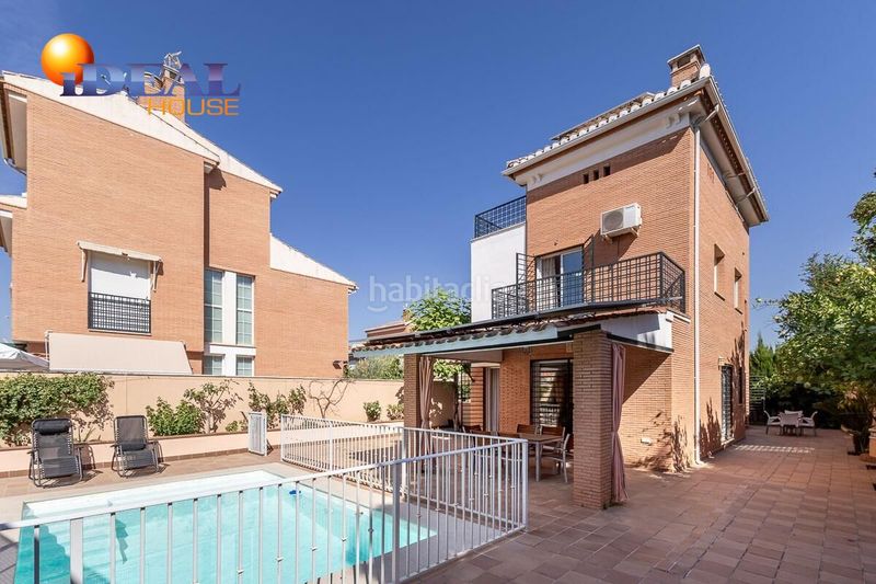 Foto c4b960d1-0b2b-4b18-82d2-db6e45605413. House with parking pool in Huétor Vega