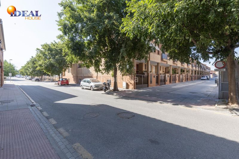 Foto 1c23a91f-4eea-4231-b837-c998f7b316ef. Casa adossada amb calefacció aparcament a Poniente Armilla