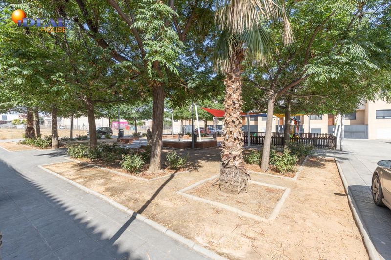 Foto 419300f1-786d-4d66-97a0-f3bfd8897792. Casa adossada amb calefacció aparcament a Poniente Armilla