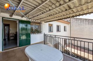 Casa  Calle calle gran vía de colón 22. Gran casa en una sola planta con bajo de 130 m2 y solar de 320 m
