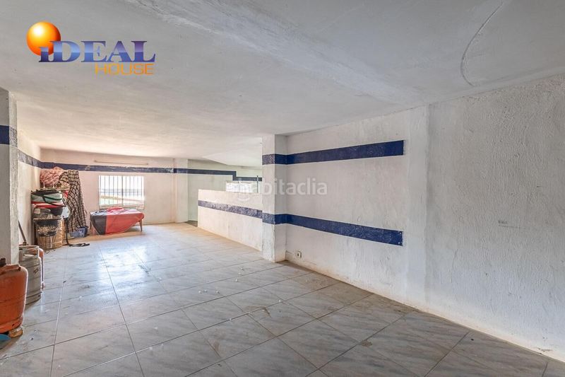 Foto 084f350c-c8c6-4393-90f5-73b51f3d8c8e. Casa amb aparcament a Láchar