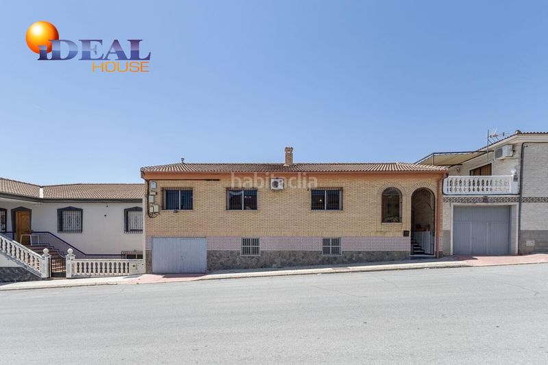 Foto 27842c18-b2cd-4510-9314-19c2427c2101. Casa amb aparcament a Láchar