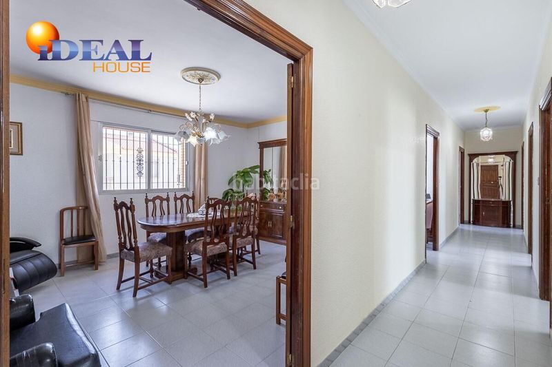 Foto 317231fb-f664-4e52-887c-24312f0e8228. Casa amb aparcament a Láchar