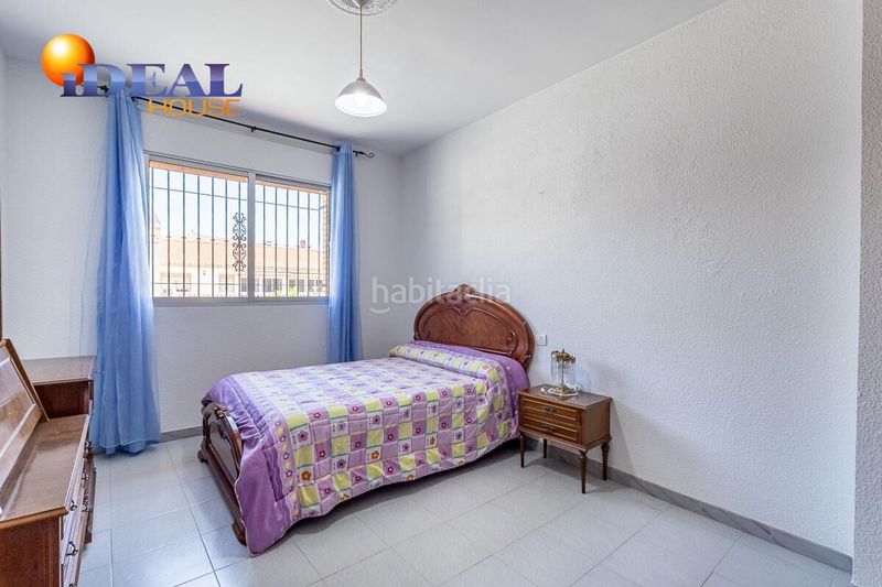 Foto 4cad7c02-0eaf-44ba-a7b7-17bc78734500. Casa amb aparcament a Láchar