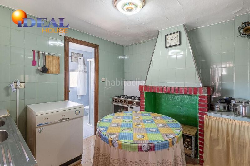 Foto c1ca1102-687d-48bd-979d-eb9d2cc7765f. Casa amb aparcament a Láchar