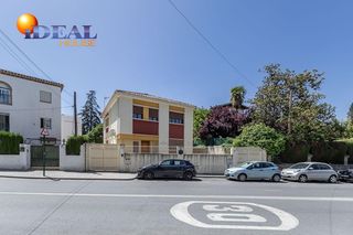 Xalet  Bajo de huetor. Chalet exclusivo en camino bajo de huétor