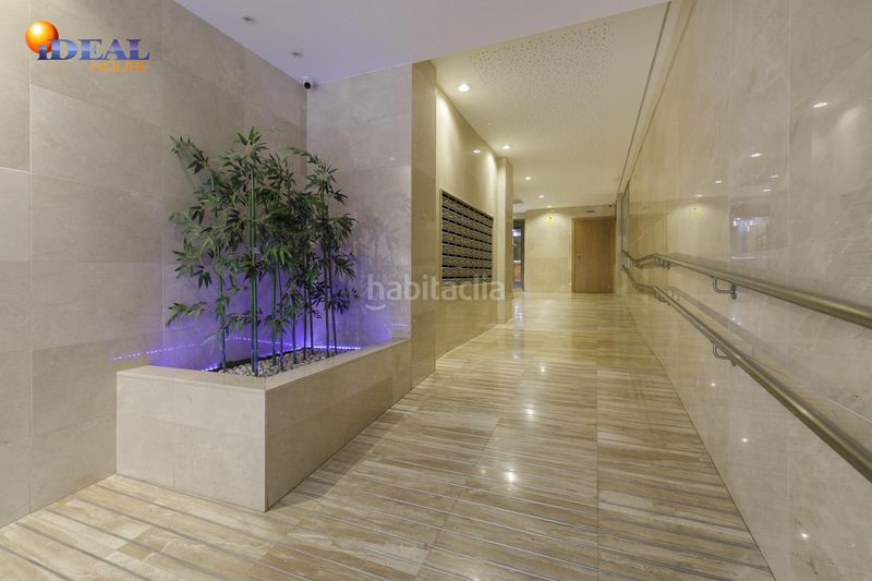 Foto 47a45964-bd4c-48c9-b44a-ea5855b958ba. Piso espectacular piso reformado con vistas despejadas al parque garcía lorca zona ronda arabial en Granada