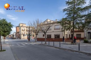 Casa  Calle lopez de los rios 2. Edificio con vivienda y bar restaurante en cijuela.