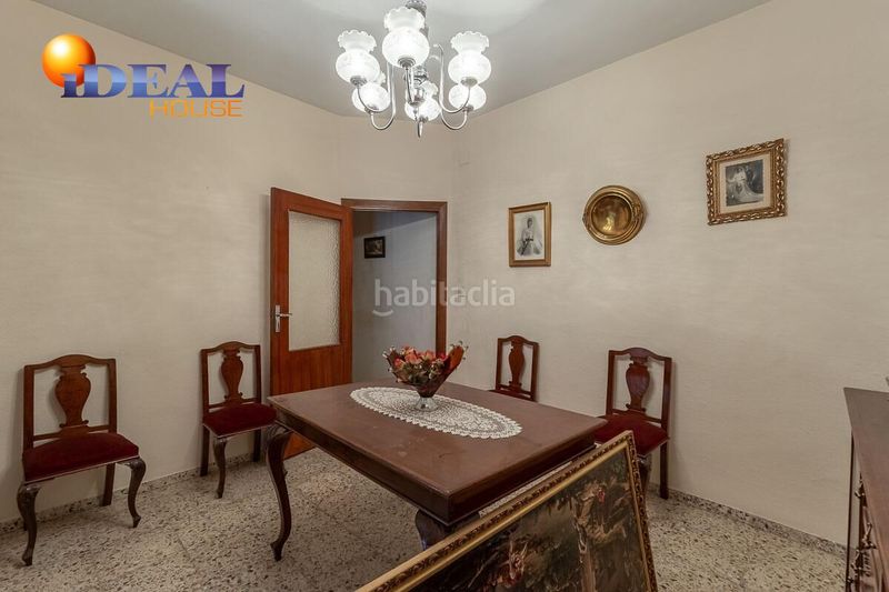 Foto 0dcbe49c-cb47-46f1-aacb-c08e24eef059. Casa en calle lopez de los rios 2 edificio con vivienda y bar restaurante . en Cijuela