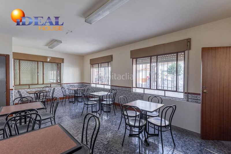 Foto 4153f71f-1680-4b12-8f1a-ae78f2de3b76. Casa en calle lopez de los rios 2 edificio con vivienda y bar restaurante . en Cijuela