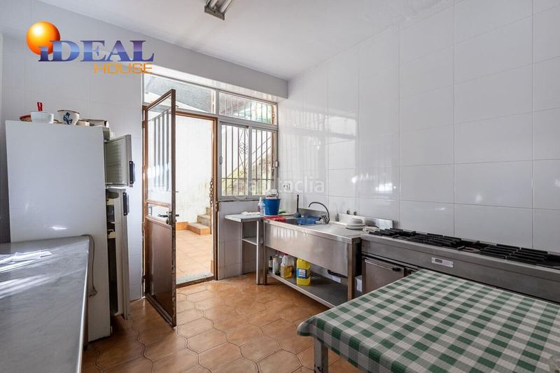 Foto 67e08d53-7bd2-470e-af3c-4403adfb129e. Casa en calle lopez de los rios 2 edificio con vivienda y bar restaurante . en Cijuela