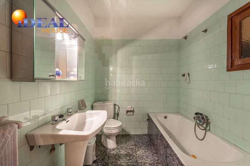 Foto 6d7872d4-c624-4899-ba97-3f2985abbd40. Casa en calle lopez de los rios 2 edificio con vivienda y bar restaurante . en Cijuela