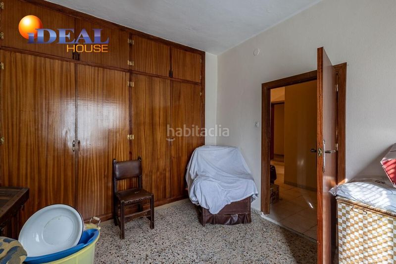 Foto 95e588cd-fcc1-41e7-b458-cd717eb200f6. Casa en calle lopez de los rios 2 edificio con vivienda y bar restaurante . en Cijuela