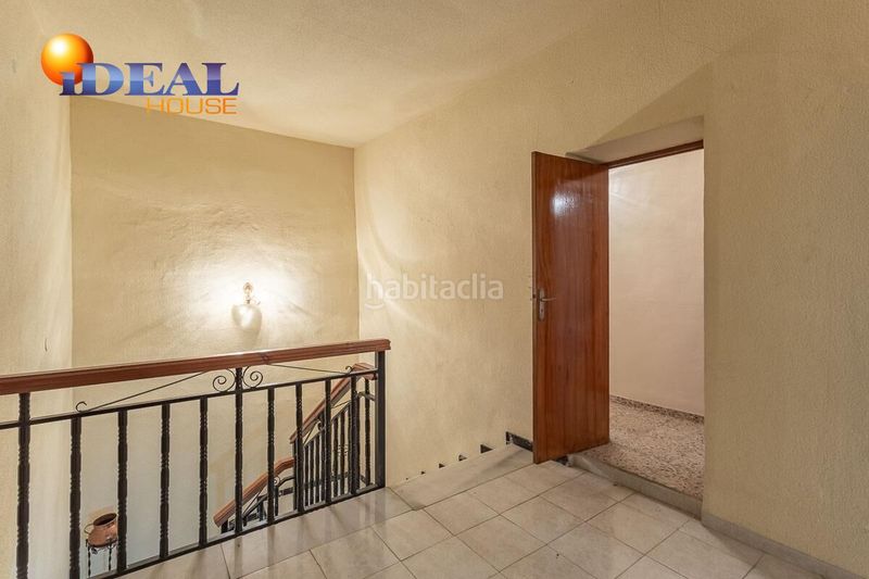 Foto b2cb558b-aecd-40f7-94a9-8ee9ae592152. Casa en calle lopez de los rios 2 edificio con vivienda y bar restaurante . en Cijuela