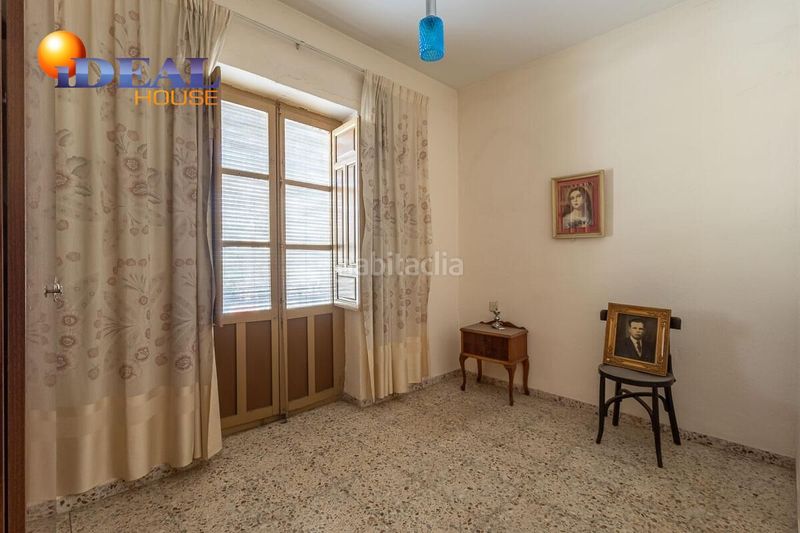 Foto b5b82374-8f4e-46a2-8adf-2cea92d83aff. Casa en calle lopez de los rios 2 edificio con vivienda y bar restaurante . en Cijuela