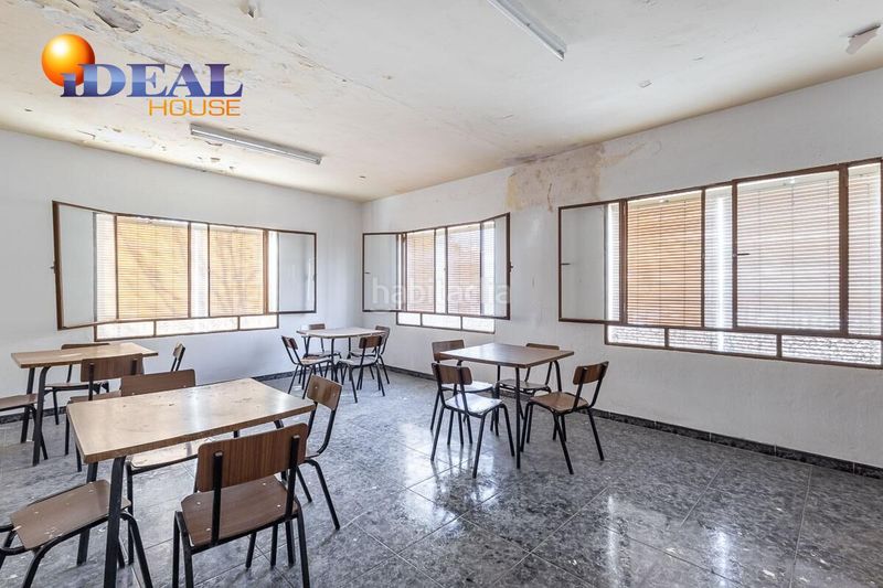 Foto fac44a73-68d0-43d1-b823-782d7a1c1f89. Casa en calle lopez de los rios 2 edificio con vivienda y bar restaurante . en Cijuela