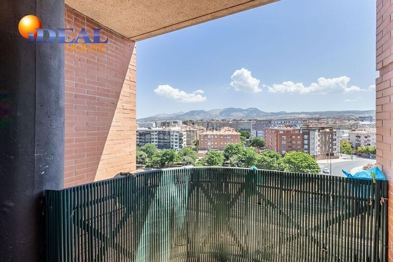 Foto ca556251-95ce-4a70-87a5-aeaa93b70786. Pis amb calefacció aparcament piscina a Cerrillo de Maracena - Periodistas Granada