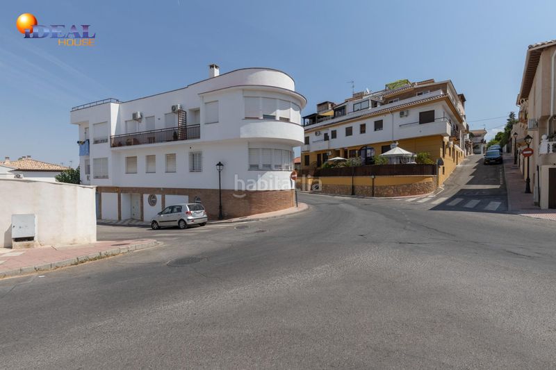 Foto 0baf7ad6-5547-4037-97a8-1845c0effff2. Tríplex amb aparcament a Cájar