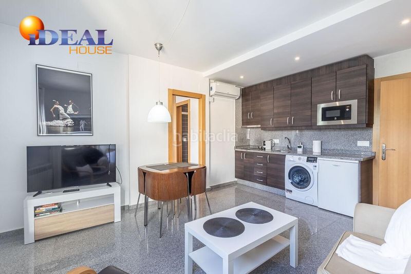 Foto 0dd73406-b67a-4954-b03e-dbc4107f1bf1. Edifici a Dílar