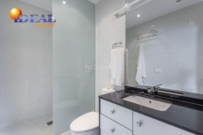 Foto 64f3b34b-7d00-44e0-8ab5-00cf05772286. Edifici a Dílar