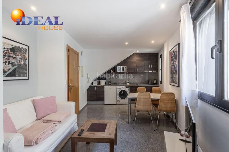 Foto 9f7309f0-b719-4e47-bf70-3aee5c8f91f0. Edifici a Dílar