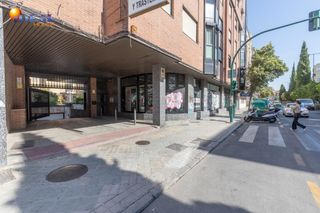 Aparcament cotxe a Camino de ronda 187. Ideal inversores!!! 35 plazas de aparcamiento y 5 trasteros, tod