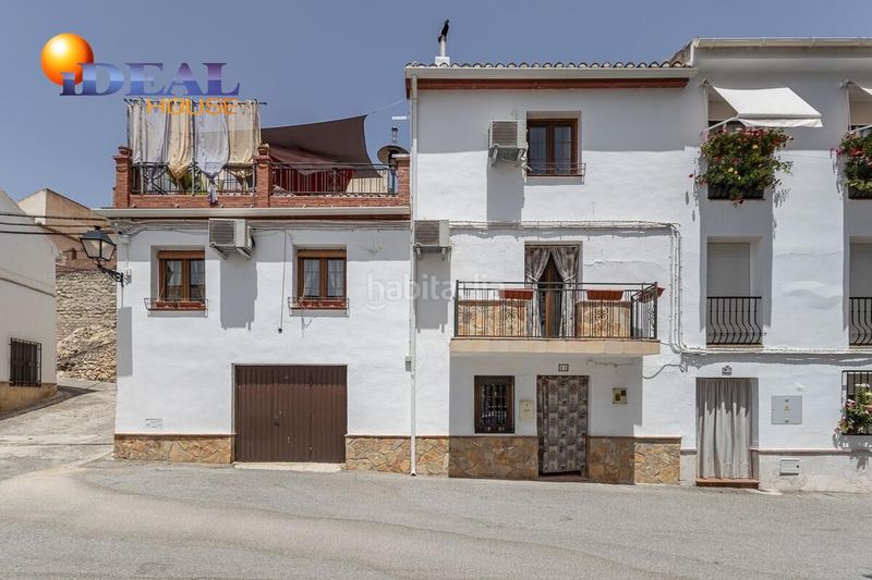 Foto b014776f-10c4-4977-90e3-b7c69c1a8e25. Casa amb aparcament a Moclín