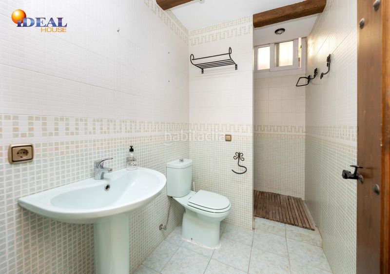 Foto b64af529-2b94-4a46-93c0-e653135d78c7. Xalet amb calefacció aparcament piscina a Barrio de la Vega Monachil