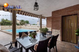 Chalet in Santa Fe. Chalet en planta baja en pedro ruiz, santa fe