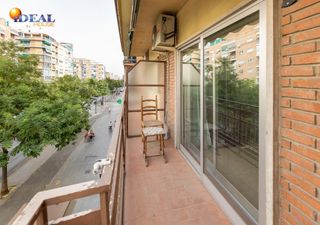 Flat  Calle infanta beatriz. Gran piso en pleno centro de granada