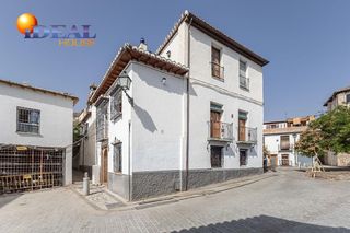 Haus  Plaza de los ortegas. Gran casa histórica con patio central, terrazas y cochera en ple