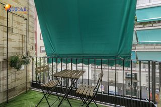 Apartament  16 calle pedro antonio de alarcón #16. Exclusivo piso de 253 m2 en granada centro  2.800 mes de rentabi