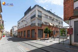 Pis a San Miguel. Piso en venta en armilla centro  2 dormitorios  gran patio priva
