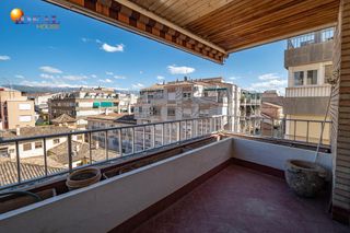 Flat  Calle tejeiro 2. Piso singular en pleno centro de granada, junto a recogidas, en