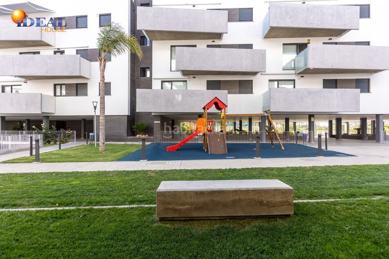 Foto 55dd6fa8-1bdc-4394-a872-3d9c1bef5f28. Àtic amb aparcament piscina a Salobreña costa Salobreña