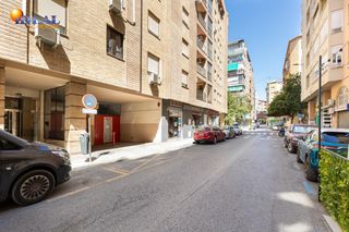 Aparcament cotxe a Calle Calle Pintor Zuloaga