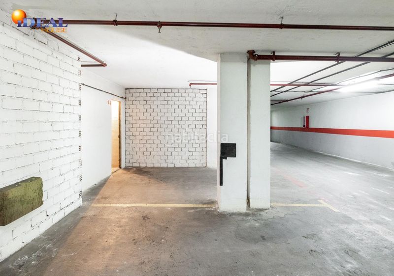 Foto b1dc38e1-eea6-45c4-aa41-341d25a55309. Aparcament cotxe a Fígares Granada