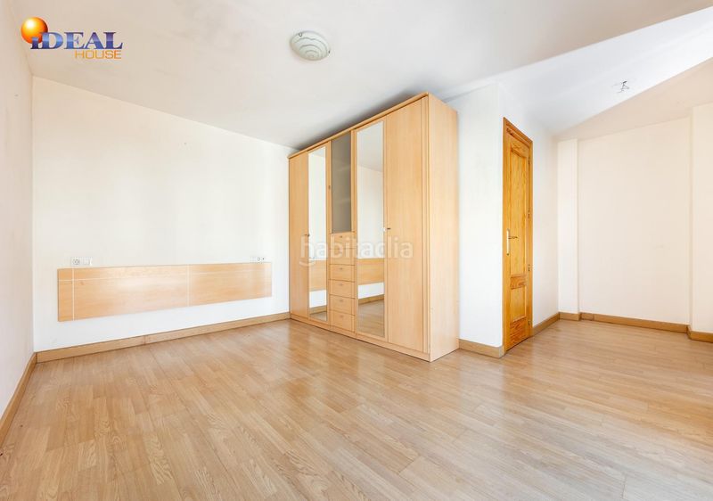 Foto dd224057-6cd3-4505-9cda-2f1c317eed80. Casa adossada amb aparcament a San Antón Armilla