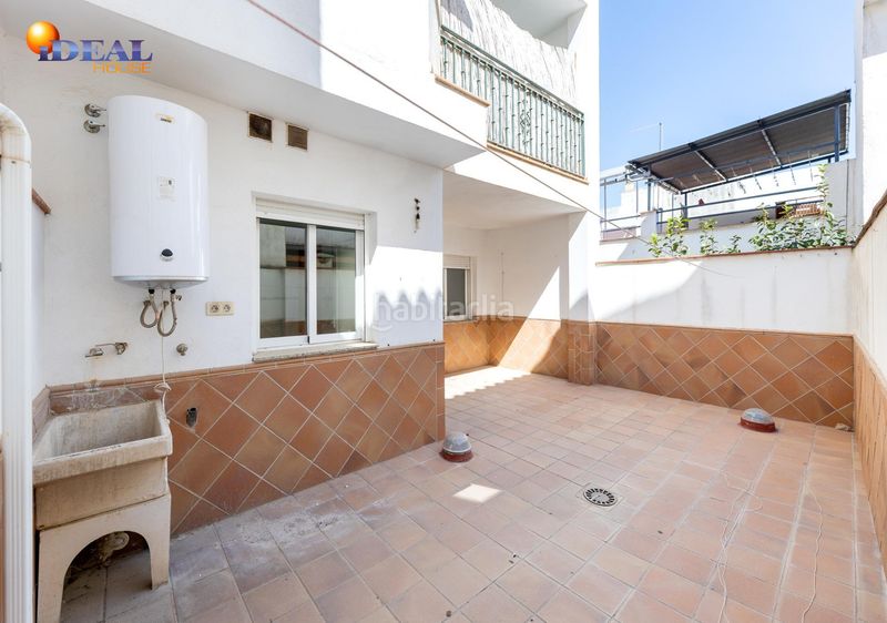 Foto fa12631e-e3f4-499a-a1b0-1809e8349da6. Casa adossada amb aparcament a San Antón Armilla