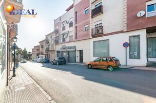 Appartamento in Avenida los pechuelos 3. Piso con cochera en peligros
