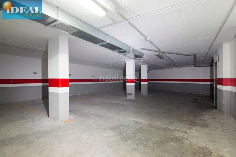 Foto 0f29d33d-dd63-4e7d-8e9e-322e8e7b737d. Parking coche a5931j6. aparcamiento. www.idealhouse.es en Granada