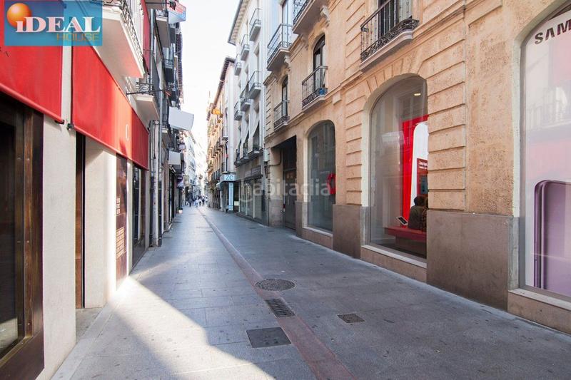 Foto 2d8f1c1c-adea-430c-a957-bbda47c97a62. Parking coche a5931j6. aparcamiento. www.idealhouse.es en Granada