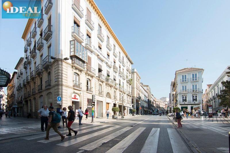 Foto 94a5caa3-91f9-4556-9e5f-34f1052ae126. Parking coche a5931j6. aparcamiento. www.idealhouse.es en Granada