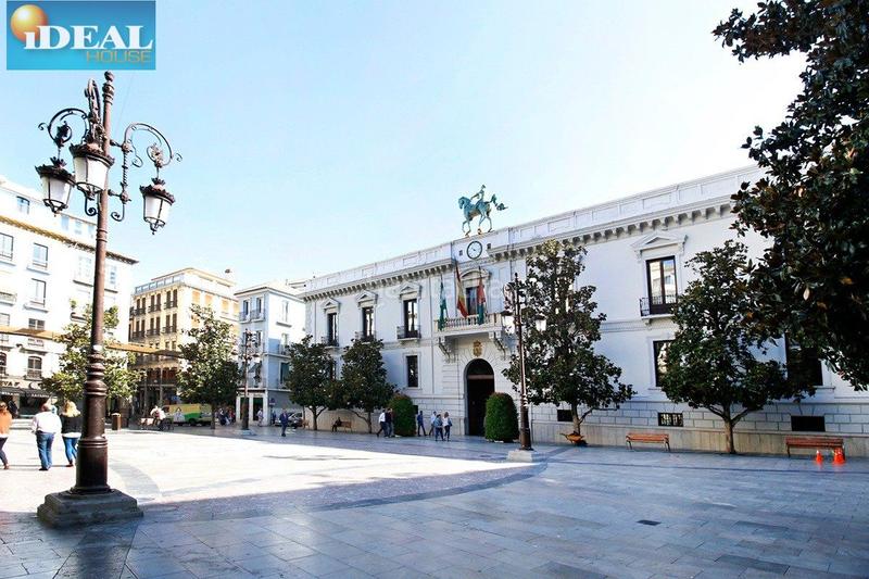 Foto d3a4f7e3-c39b-4e04-ae22-b570d5fd291d. Parking coche a5931j6. aparcamiento. www.idealhouse.es en Granada