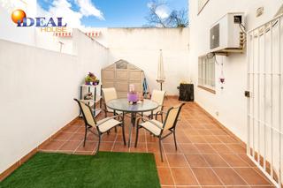 Pis  Calle barrio alto. Piso con amplia terraza