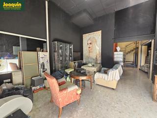 Lloguer Local Comercial a Fuensanta- Arcángel. Local en el arenal, posibilidad de hacer vivienda.