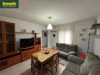 Location Appartement à Ciudad Jardín - Zoco. Estupendo piso para entrar a vivir  a un paso de la plaza de tor