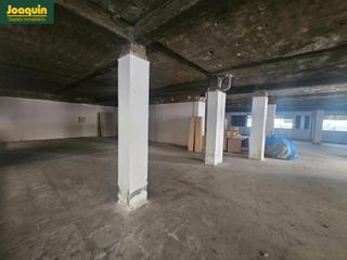 Location Local commercial à Casco Histórico  - Ribera - San Basilio. Gran local próximo al centro.