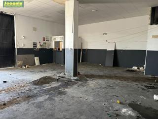 Lloguer Local Comercial a Fuensanta- Arcángel. Estupendo local en la fuensanta para montar tu propio negocio